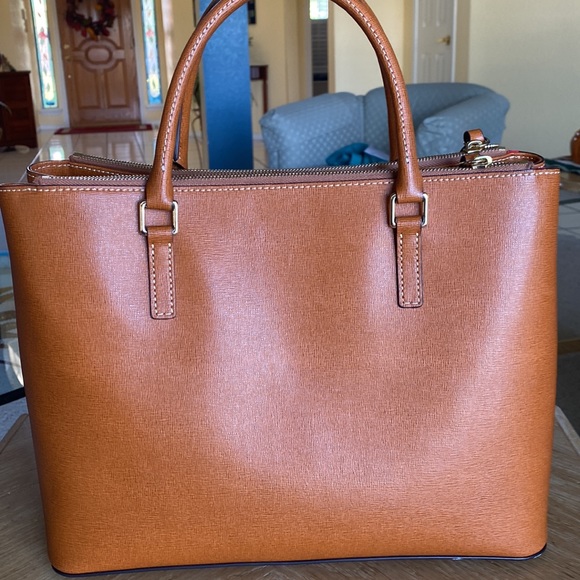New Dooney and Bourke handbag - Picture 6 of 11